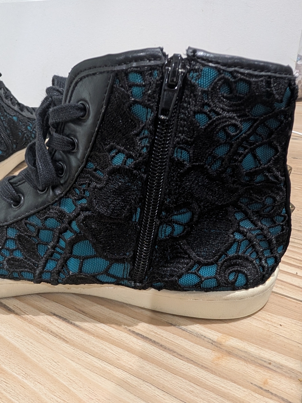 Steve Madden Men’s Black Lace Floral Rose High Top Sneakers Size 12 - Picture 10 of 10